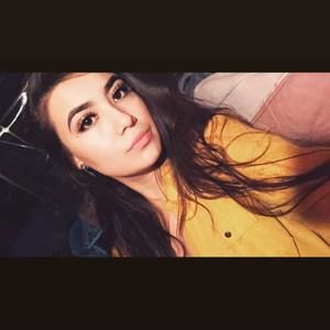 Meet your Posher, Alexis